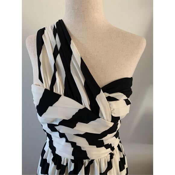 Express dress size 4 one shoulder black and white - Picture 2 of 4